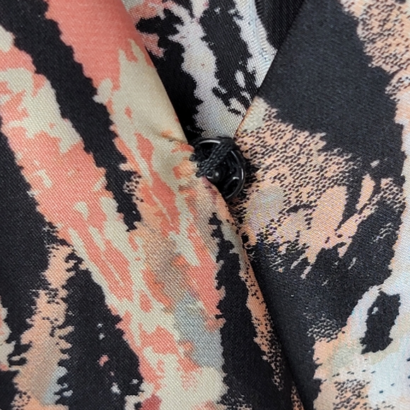 KAii Animal Print Deep V Neck Puffy Shoulder Drape Faux Wrap Top, EUC, sz Large - Picture 3 of 9